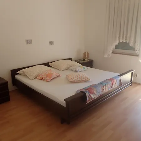 Apartman With Parking Space - Paklenica - 25358 Starigrad Paklenica