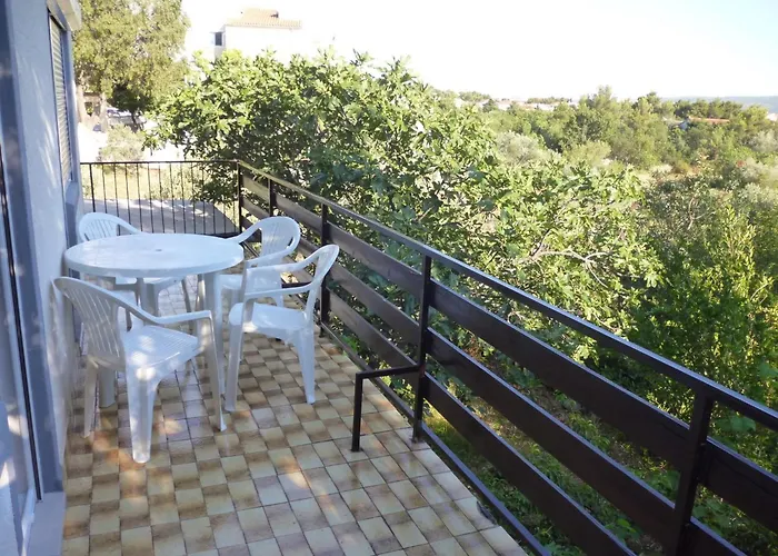Apartamento With Parking Space Starigrad, Paklenica - 25358