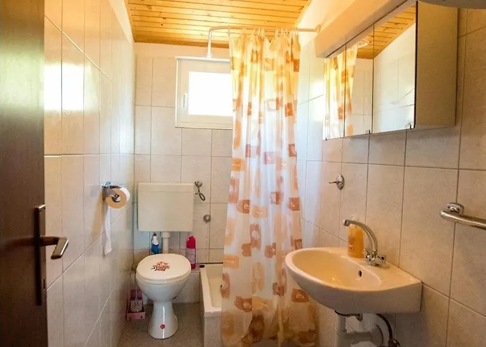 Apartamento With Parking Space Starigrad, Paklenica - 25358