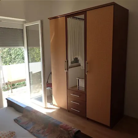 Apartment With Parking Space - Paklenica - 25358 Starigrad Paklenica