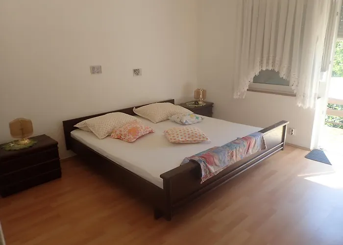 Apartment With Parking Space Starigrad, Paklenica - 25358 Starigrad Paklenica