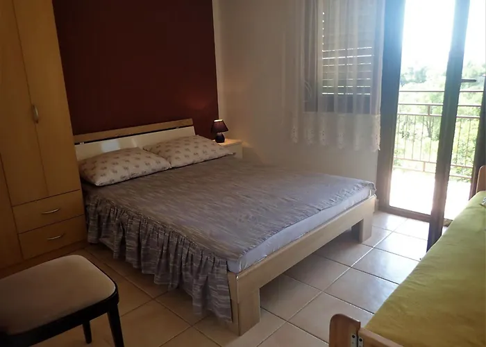 Apartment With Parking Space Starigrad, Paklenica - 25358